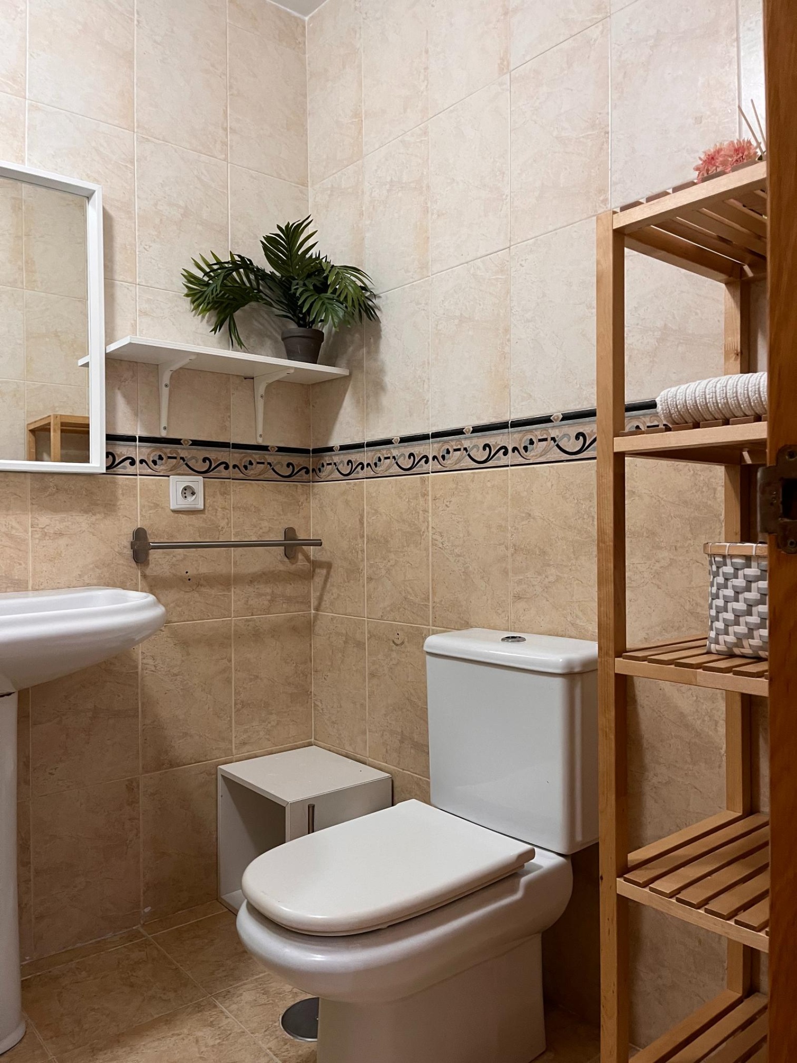 1 Bedroom Bedrooms, 0 ,1 BathroomBathrooms,Apartment,For Sale,0,1081