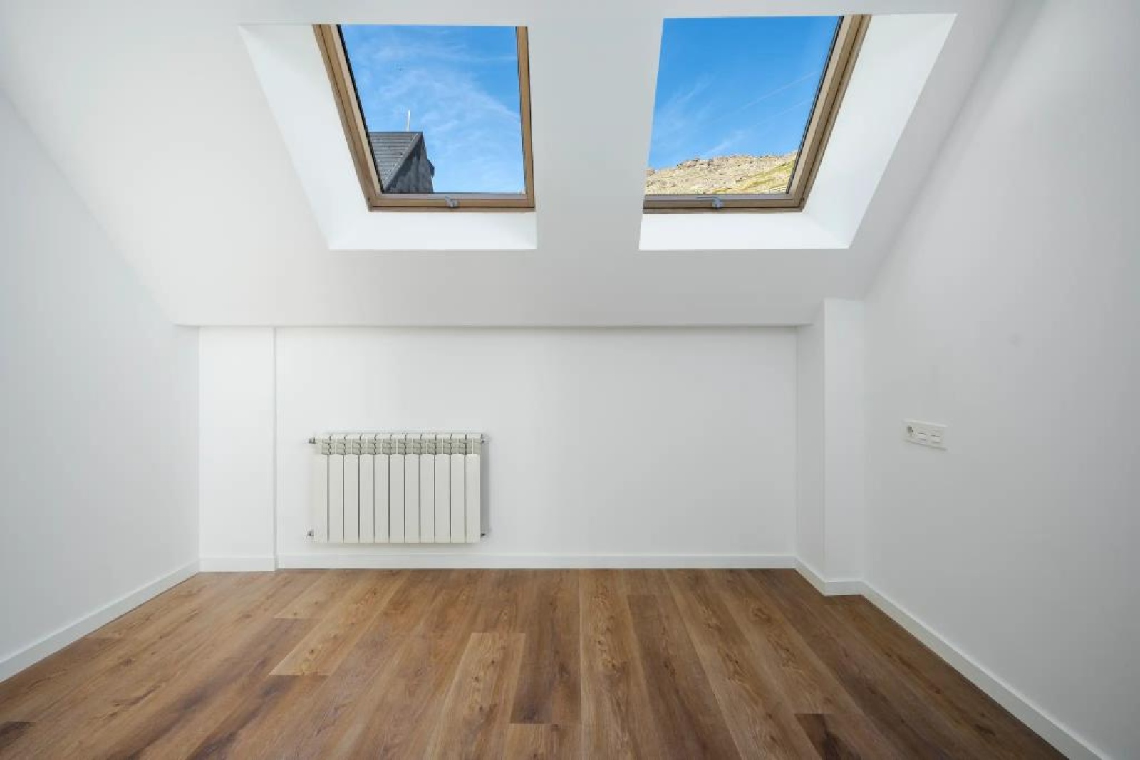 GRANADA, 2 Bedrooms Bedrooms, 0 ,1 BathroomBathrooms,Apartment,For Sale,GRANADA,0,1063