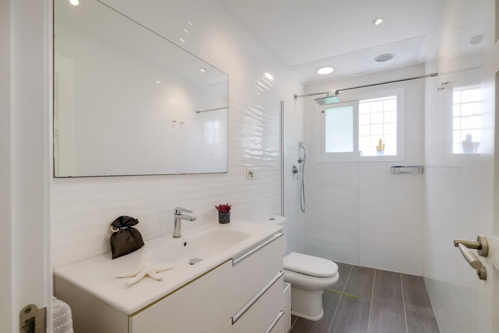 AV.de los botijos, 4 Bedrooms Bedrooms, 0 ,4 BathroomsBathrooms,Villa,For Sale,AV.de los botijos,0,1079